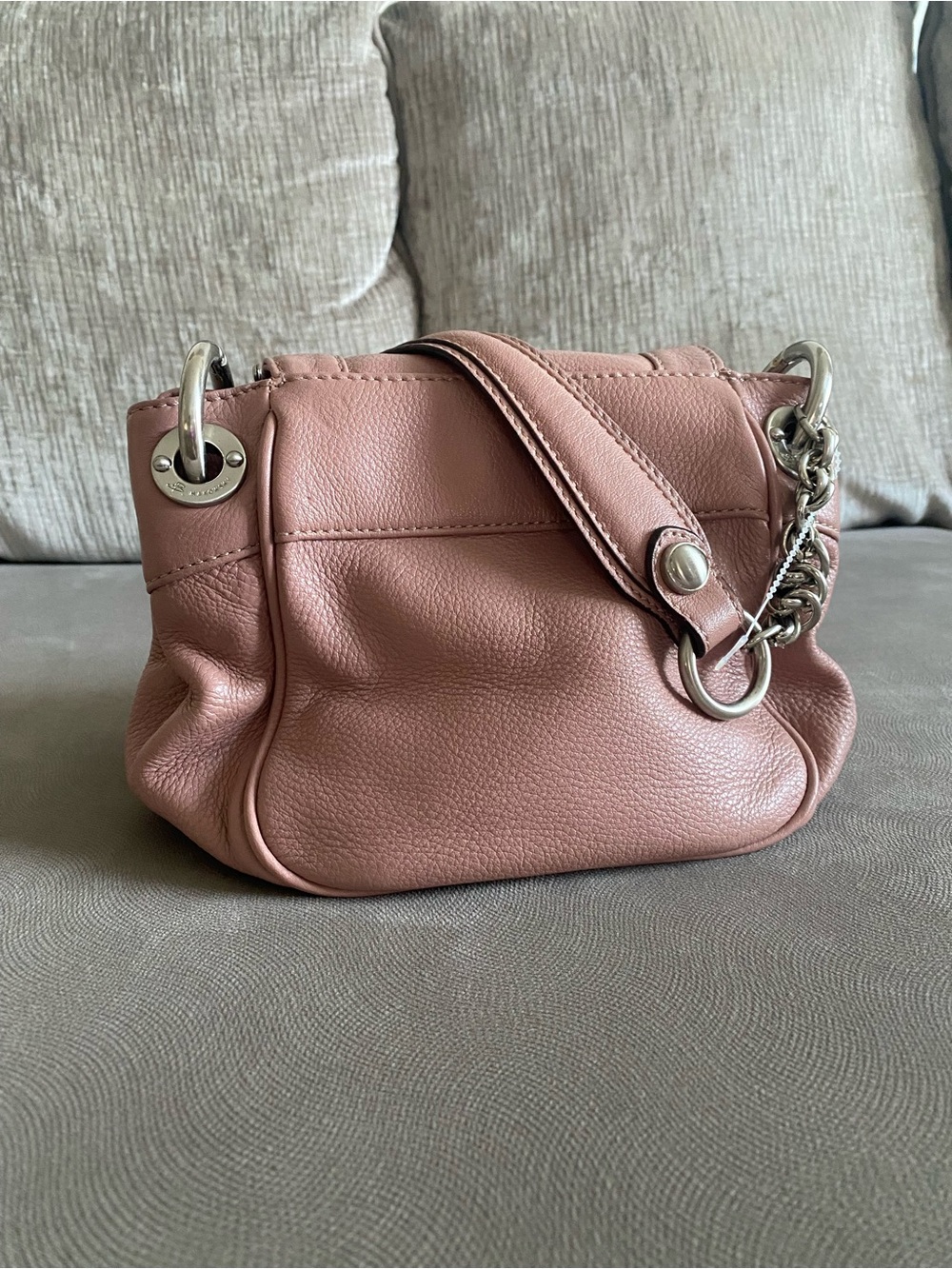 B. Makowsky Pink Leather Shoulder Bag with Chain Accent - Picture 2 of 8